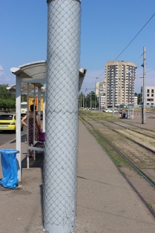 Трамвайщики борются с расклейкой объявлений